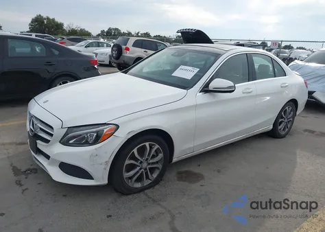 2016 Mercedes-Benz C 300 4Matic из США, поврежденный, VIN 55SWF4KB5GU138464
